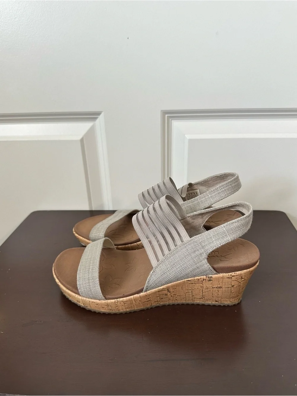 Skechers Beverlee Sheer Luck Wedge Sandal Womens Size 9